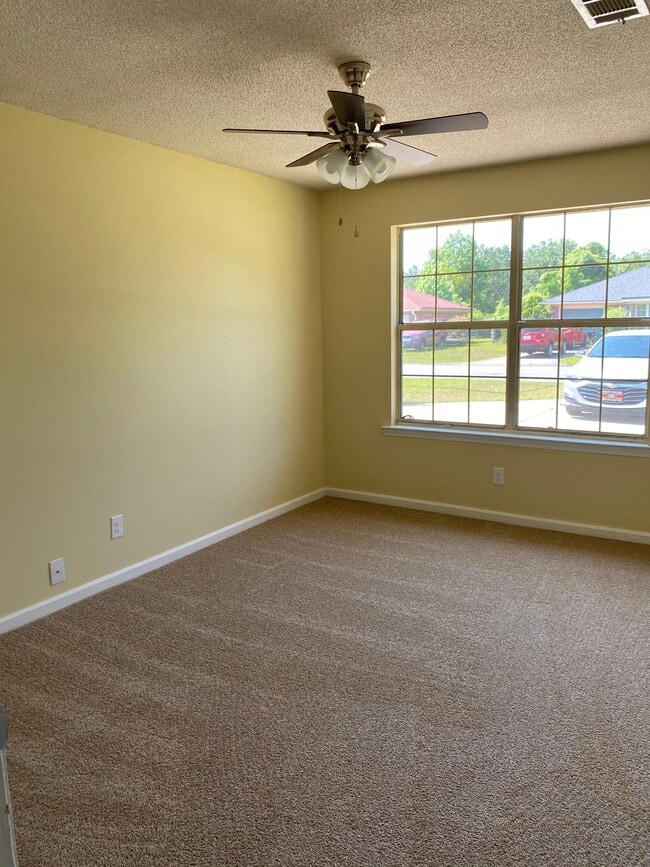 Building Photo - 825 Kiln Ln