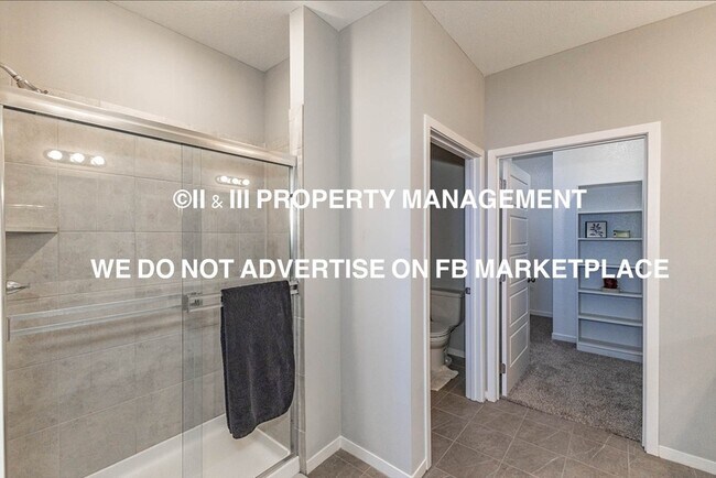 Building Photo - 12566 S Canyon Dr