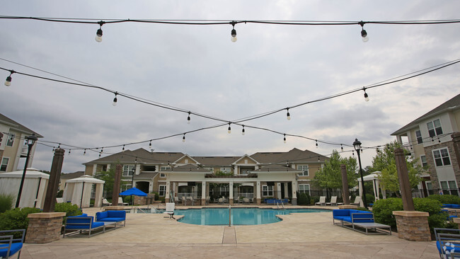 Building Photo - Realm at Patterson Place