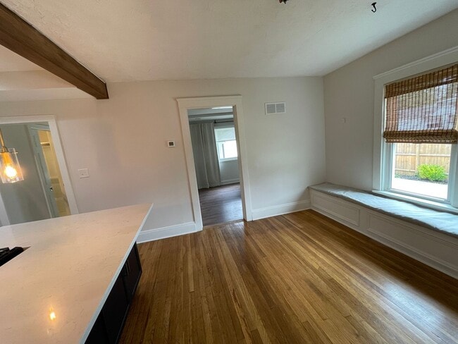 Building Photo - Charming Bungalow