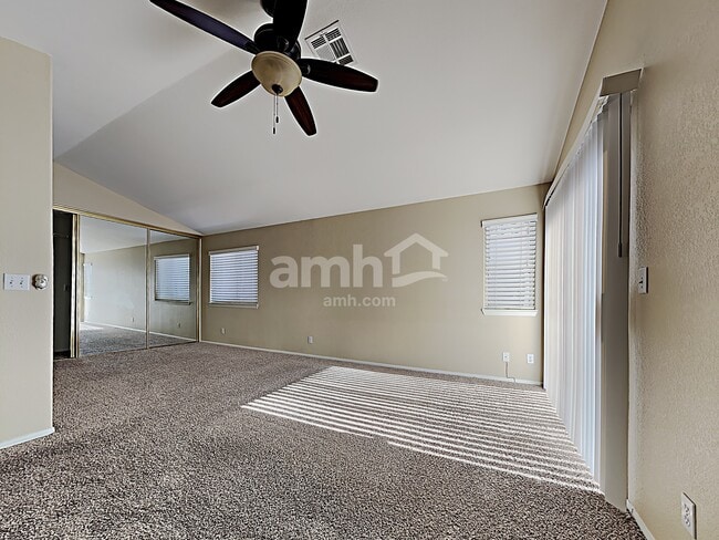 Building Photo - 1824 Glenwillow Dr