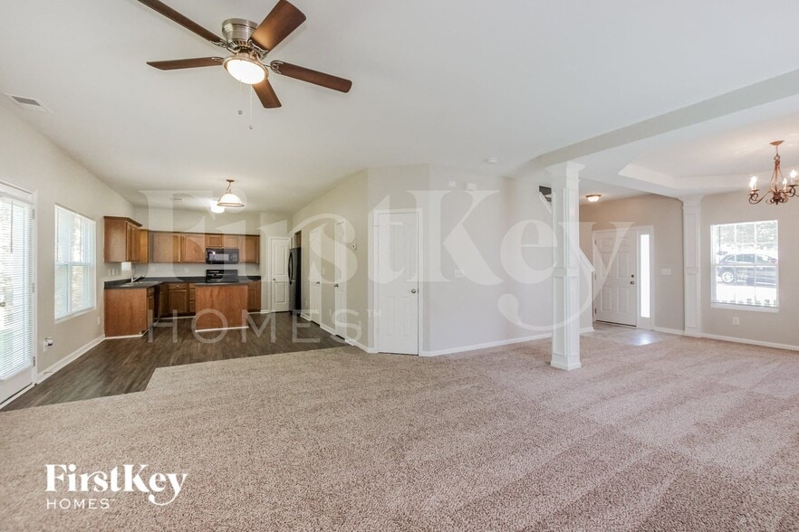 Building Photo - 7003 Advocator Ln
