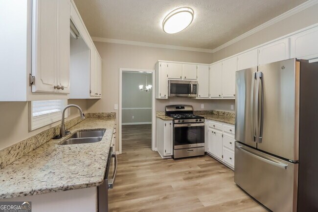 Building Photo - 220 Chesterfield Ct
