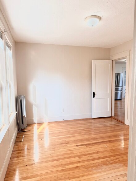 Building Photo - 52 Fairfax Rd