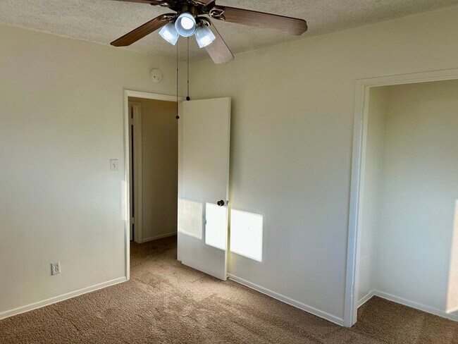 Building Photo - GREAT 3BD HOUSE WITH INCREDIBLE OUTDOOR SPACE!