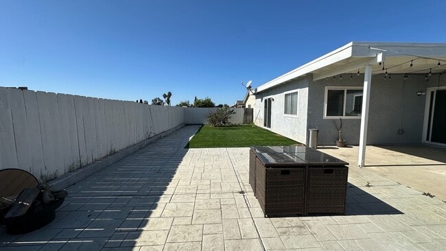 Building Photo - Wonderful 4 bedroom 2 bath home for rent in the heart of Mira Mesa!