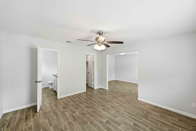 Building Photo - 5522 Bridgegate Dr