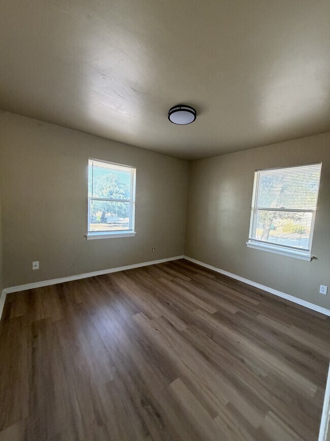 Building Photo - 3200 Lyon Blvd