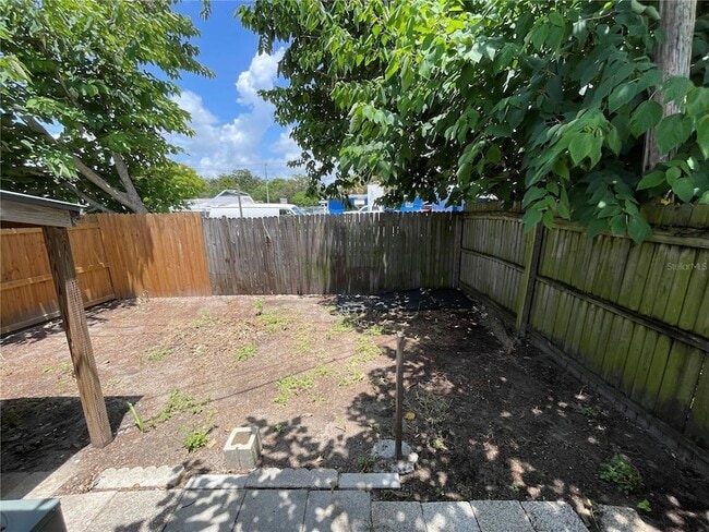 Building Photo - 4136 Shoreline Dr
