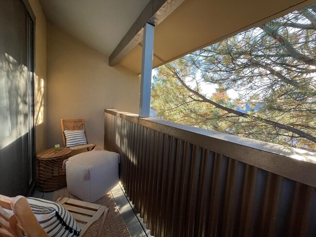 Building Photo - Furnished Oppenheimer Condo; Shorter Lease Options; Unit 212