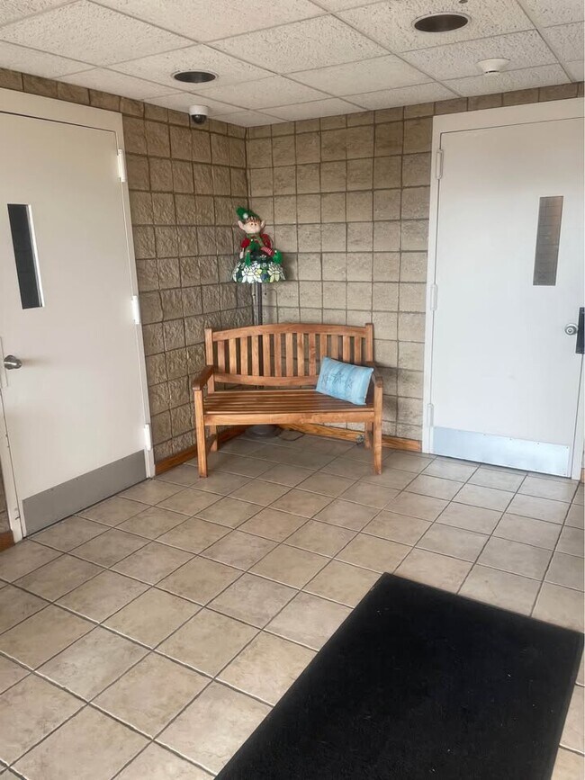 Building Photo - 140 Captain Thomas Blvd