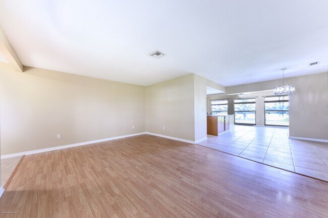 Building Photo - price drop!! PET FRIENDLY- WATERFRONT- SPACIOUS- CENTRAL LOCATION