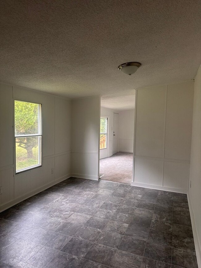 Building Photo - RENTAL HOME 3BD/2BTH