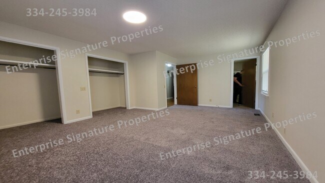 Building Photo - 2500 Neal Metcalf Rd