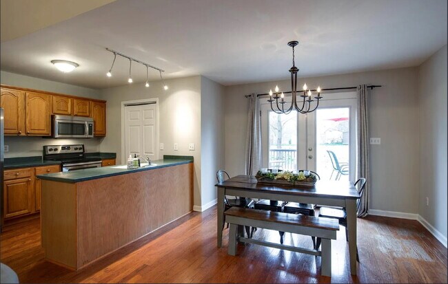 Building Photo - 1713 Greenwood Ave