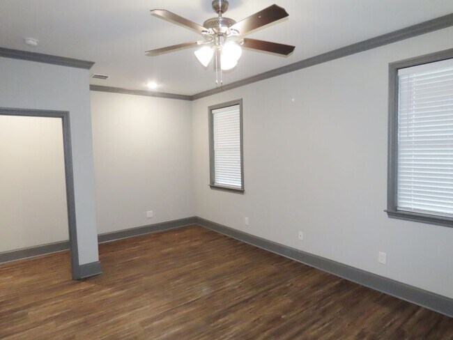 Building Photo - South Tyler-Whitehouse Schools!  Beautiful...