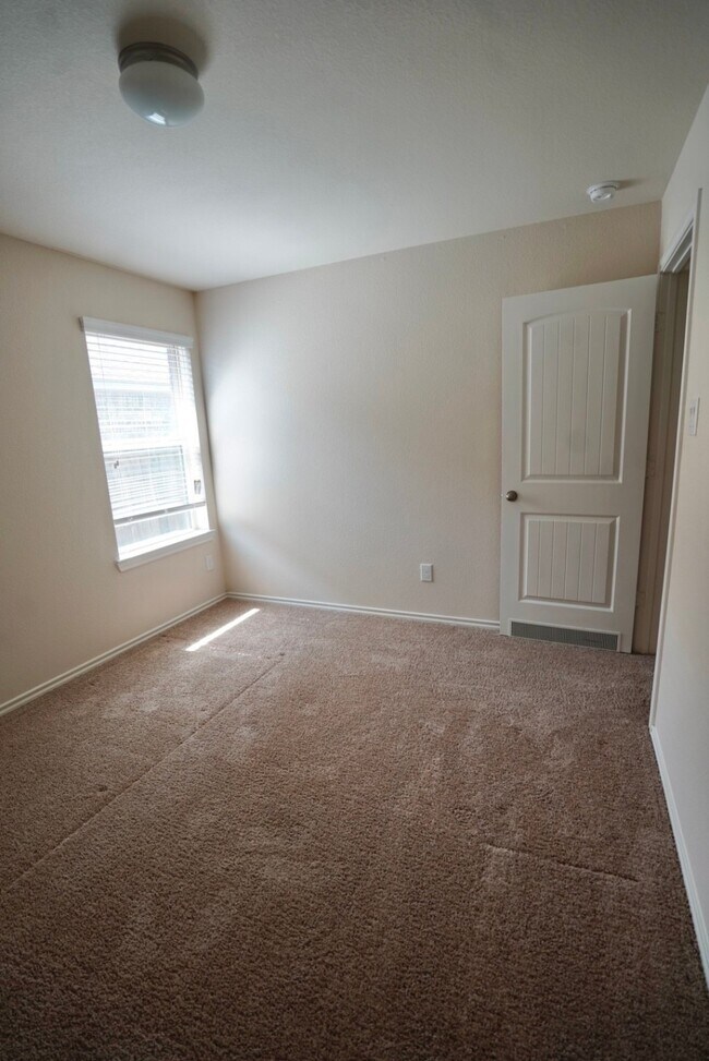 Building Photo - 3414 Halle Trace Ln