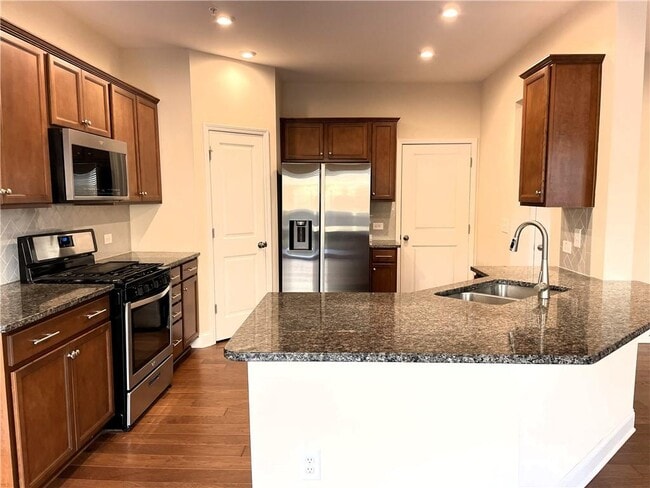 Building Photo - 502 Cooper Ln