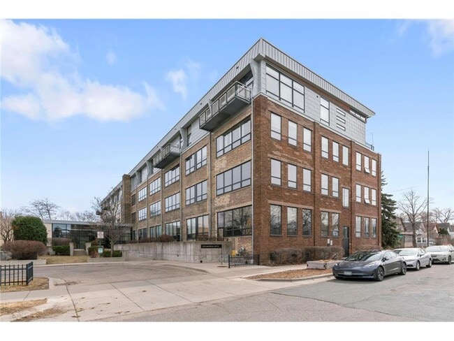 Building Photo - 1701 NE Madison St