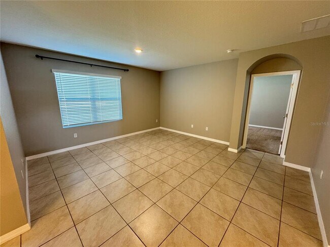 Building Photo - 404 Tanglewood Dr