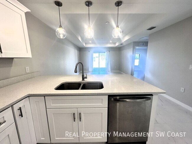 Building Photo - 5030 Bristo St