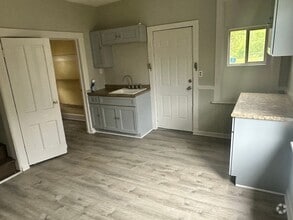 Building Photo - 3 bedroom single family home