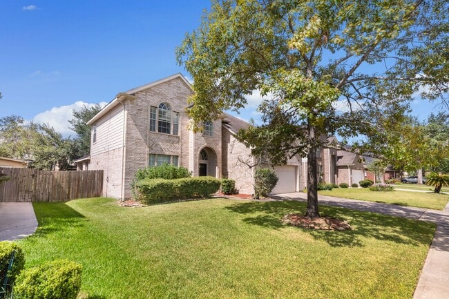Building Photo - Gorgeous Pulte home in Sunrise Lakes