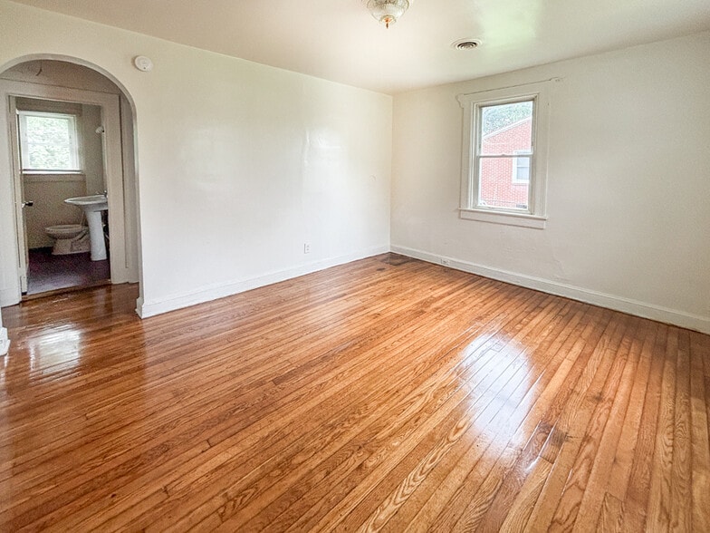 Building Photo - 130 Leavenworth St