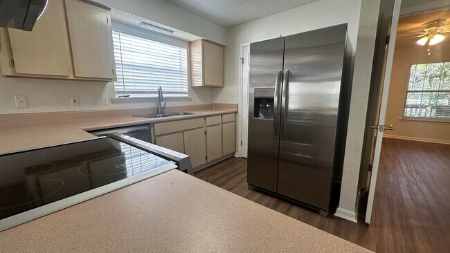 Building Photo - 3480 Daylily Ln