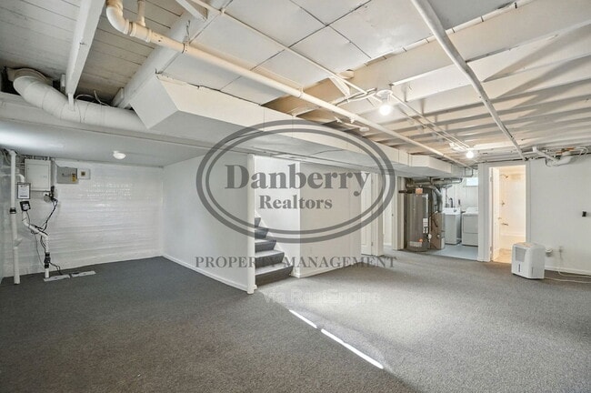 Building Photo - 1126 Searles Rd