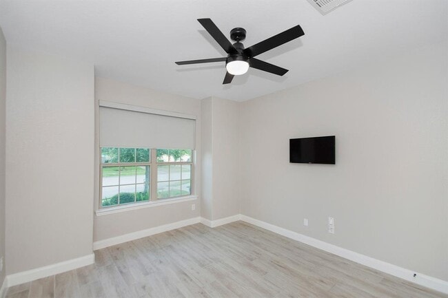 Building Photo - 1000 Bolivar Point Ln