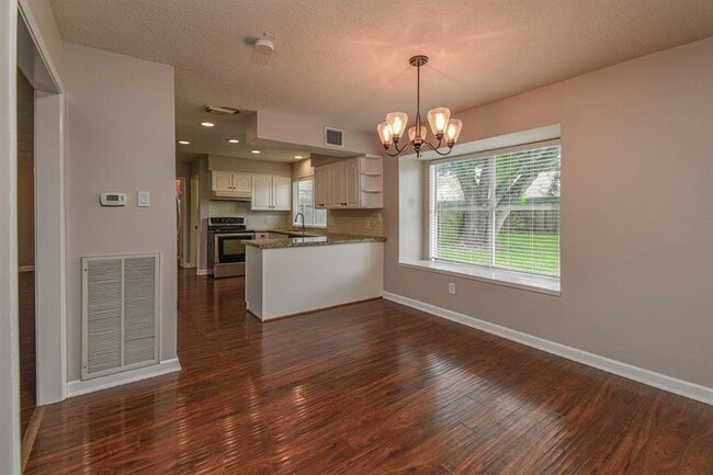 Building Photo - 15419 Swan Creek Dr
