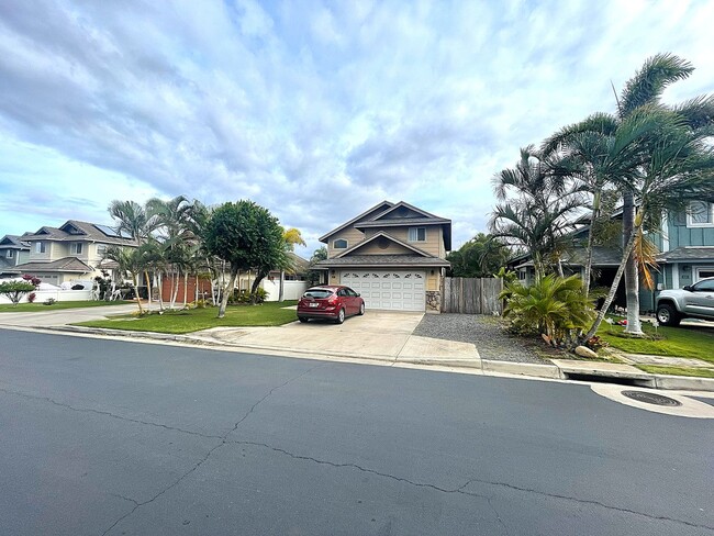 Building Photo - Maui Lani - Furnished 4-bedroom, 3-bathroom home with a 2 car garage