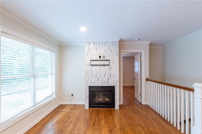 Building Photo - 3014 Skyland Dr NE