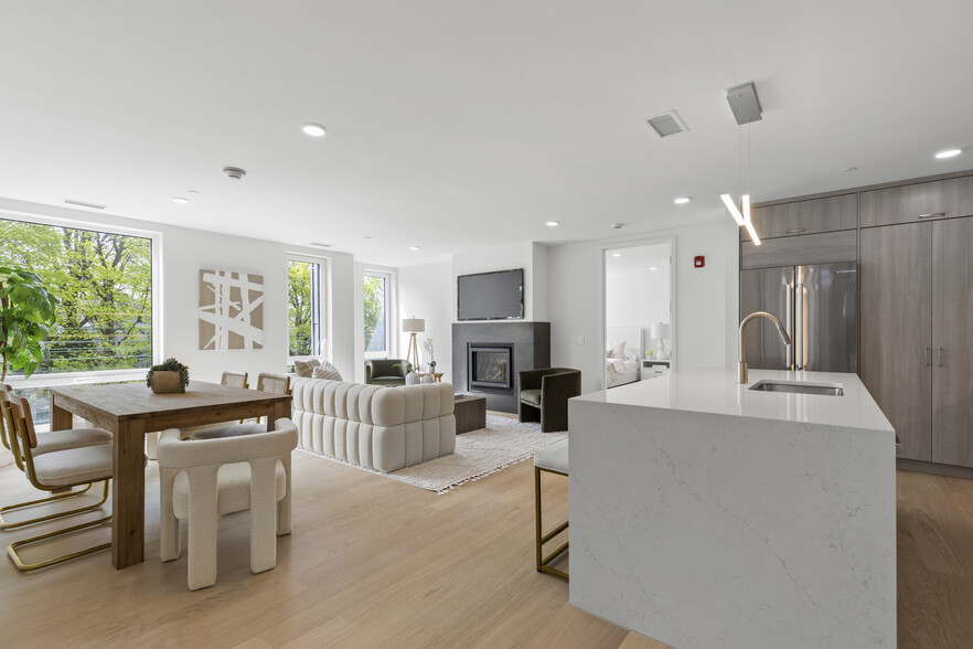 Penthouse - 33 Calvert St