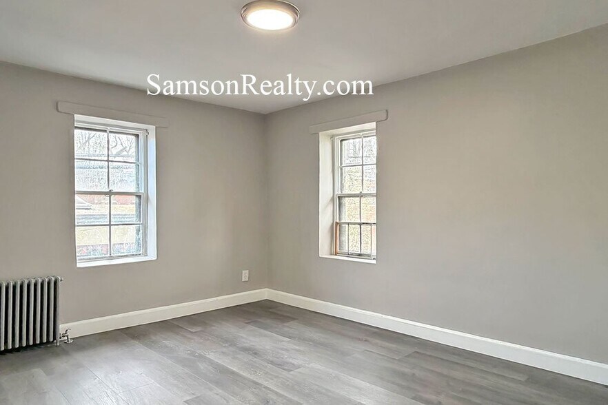 Building Photo - 41 Jenckes St