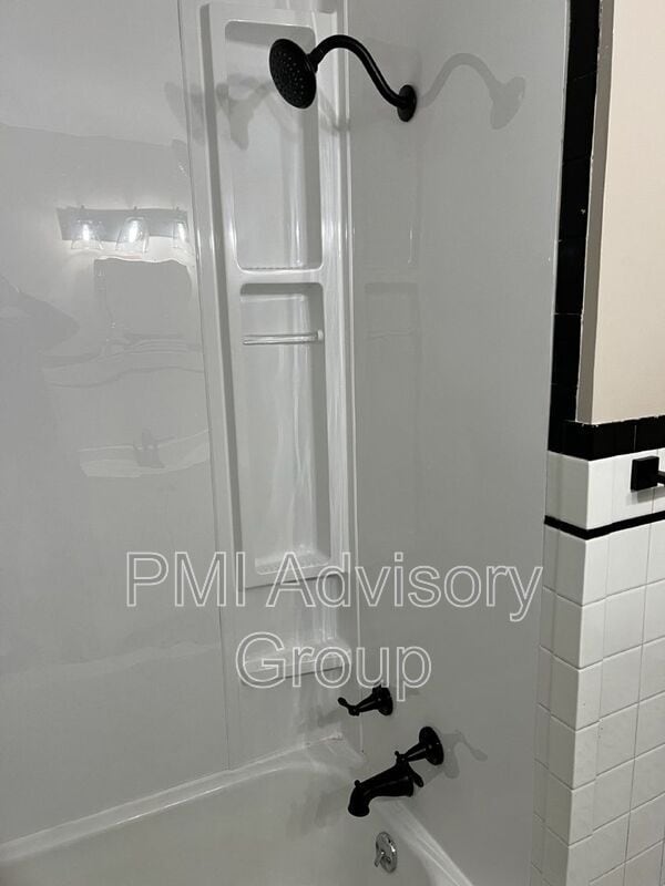 Building Photo - 3533 SW 9th St