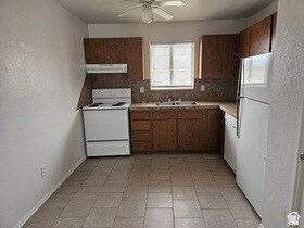 Building Photo - 215 N 400 W