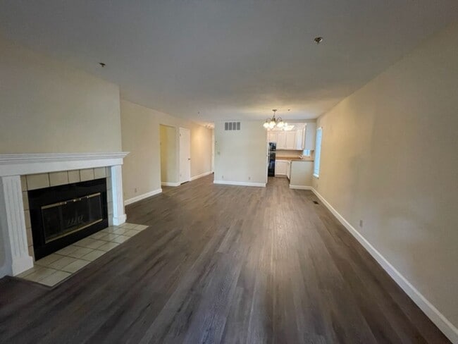 Building Photo - Wonderful lower level Condo with Laminate ...