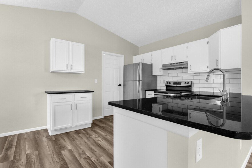 Building Photo - 1817 Weather Stone Ln