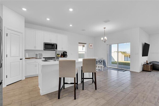 Building Photo - 5920 Catamaran Ave