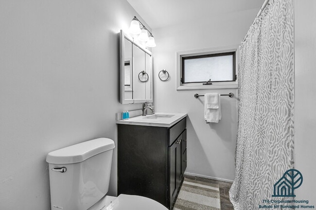Building Photo - Furnished 4-Bedroom, 2.5-Bath Apartment near Elmwood Village