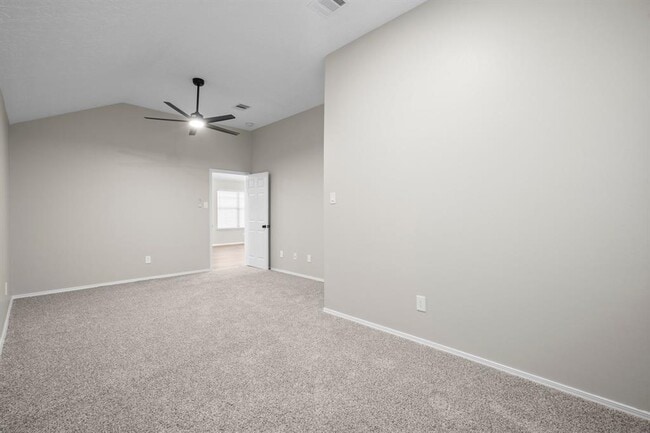 Building Photo - 18464 Sunrise Oaks Ct