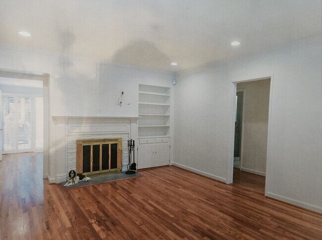 Building Photo - 11861 Laurelwood Dr