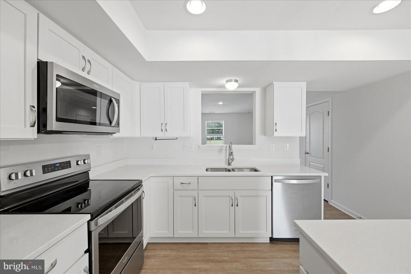 Building Photo - 658 Thumper Dr
