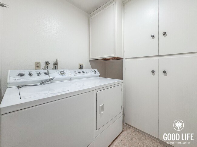Building Photo - SD: Spacious 2BD/2BA Condo in Rancho Bernardo with Club Amenities, 2-Car Garage & Private Patio