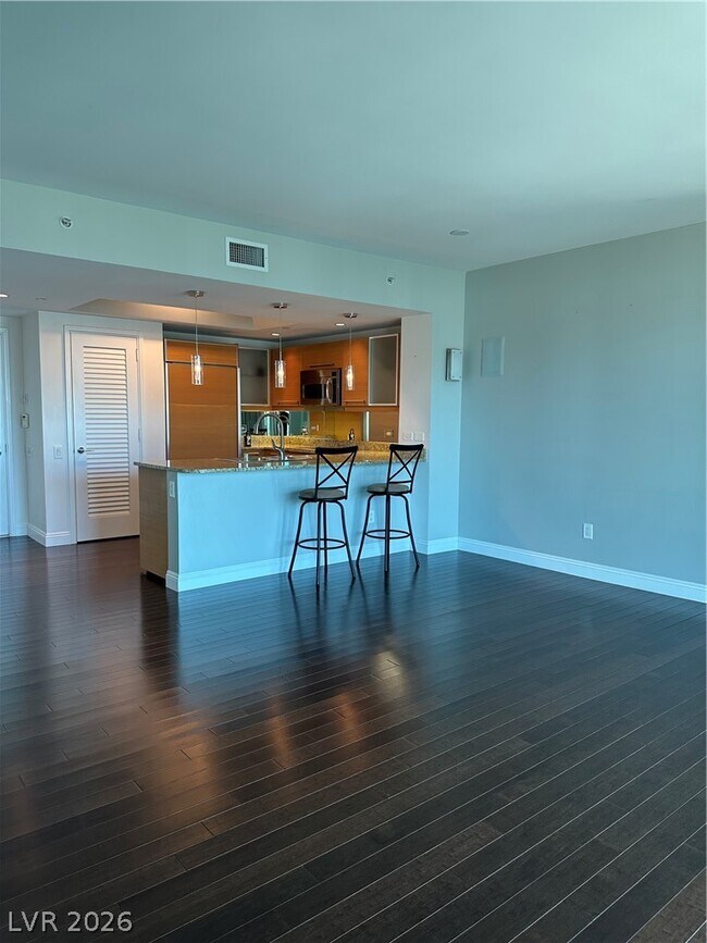 Building Photo - 222 E Karen Ave