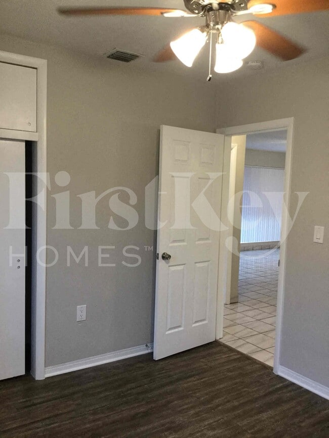 Building Photo - 7925 Indigo St