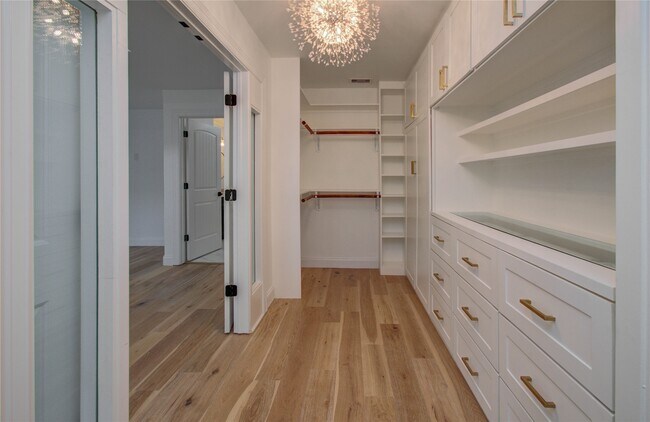 Building Photo - 10300 Mayfield Rd