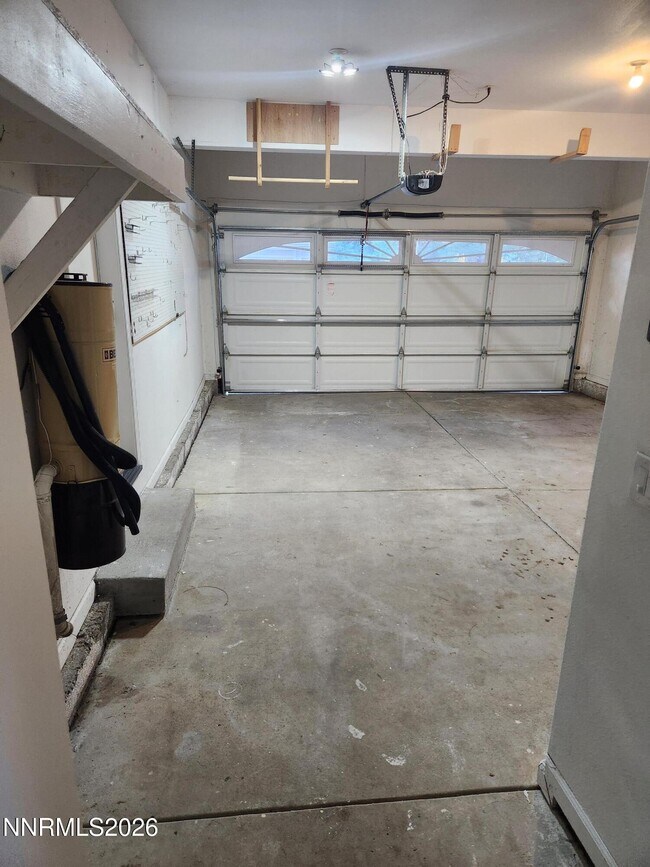 Building Photo - 3653 Hemlock Ct